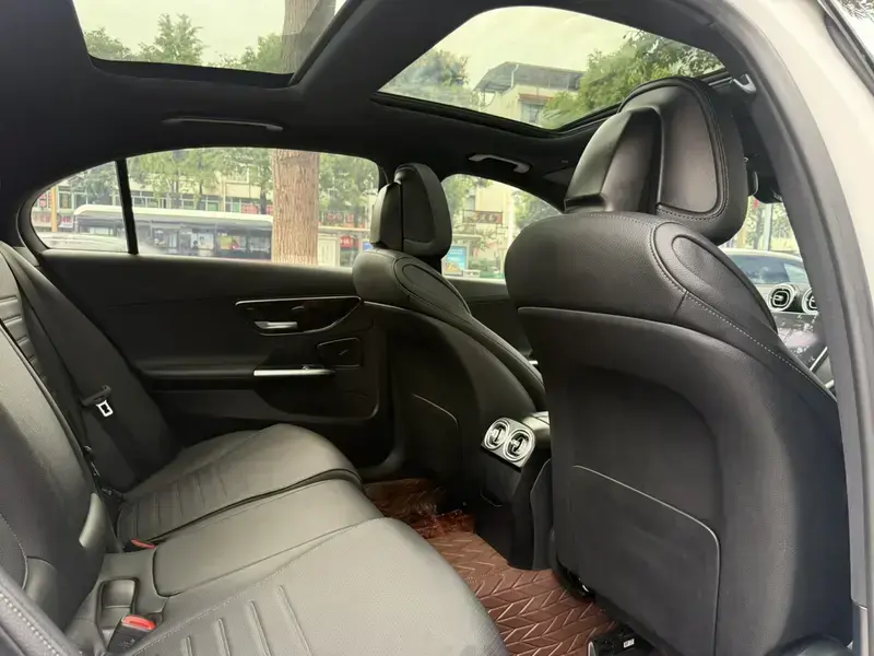 2023 Mercedes-Benz C-Класс с пробегом 32 000 км