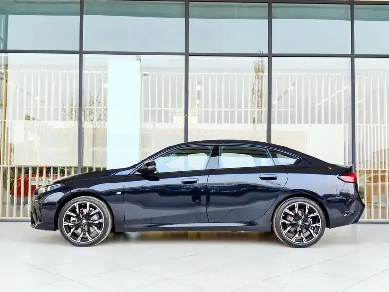 2025 BMW M235L с пробегом 9 700 км