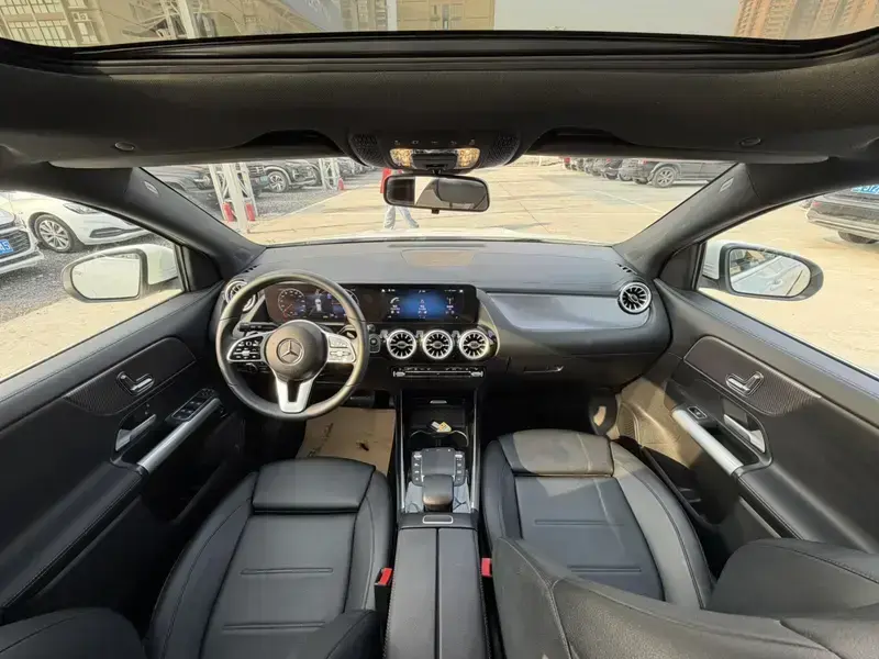 2023 Mercedes-Benz EQA с пробегом 29 000 км