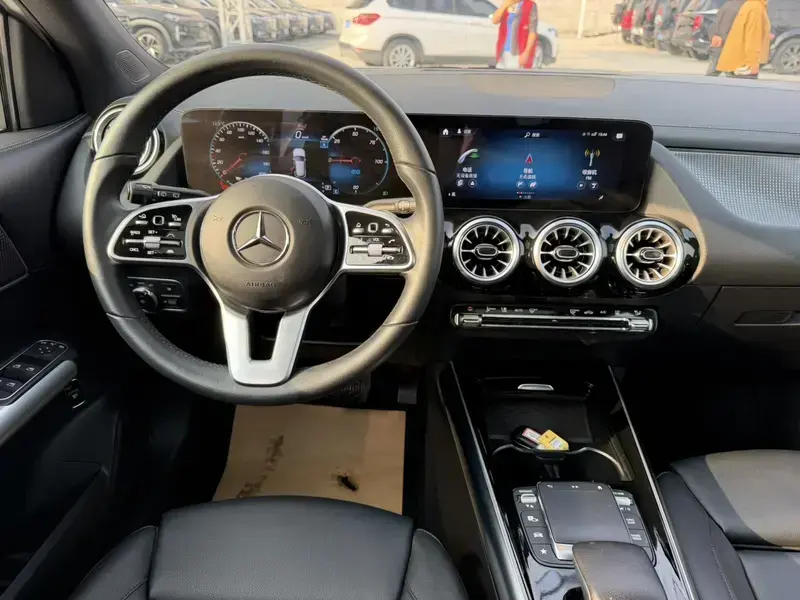 2023 Mercedes-Benz EQA с пробегом 29 000 км