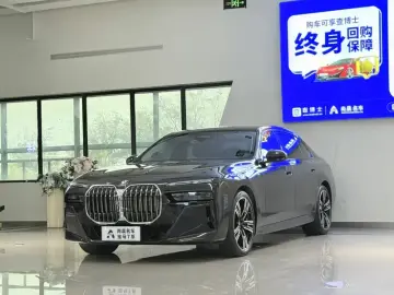 2023 BMW M760Le с пробегом 15 000 км