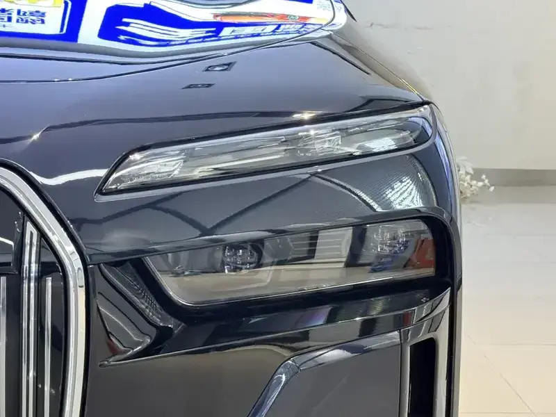 2023 BMW M760Le с пробегом 15 000 км