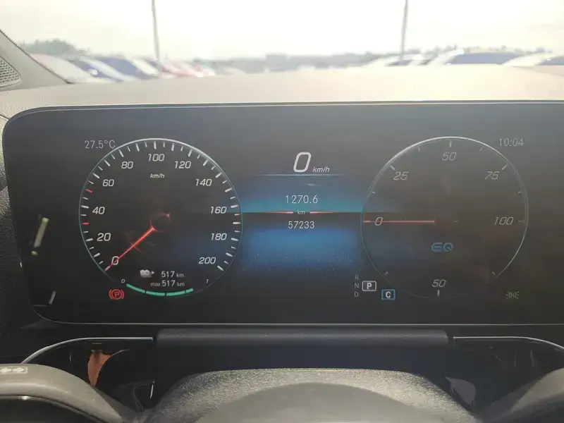 2022 Mercedes-Benz EQA с пробегом 57 000 км