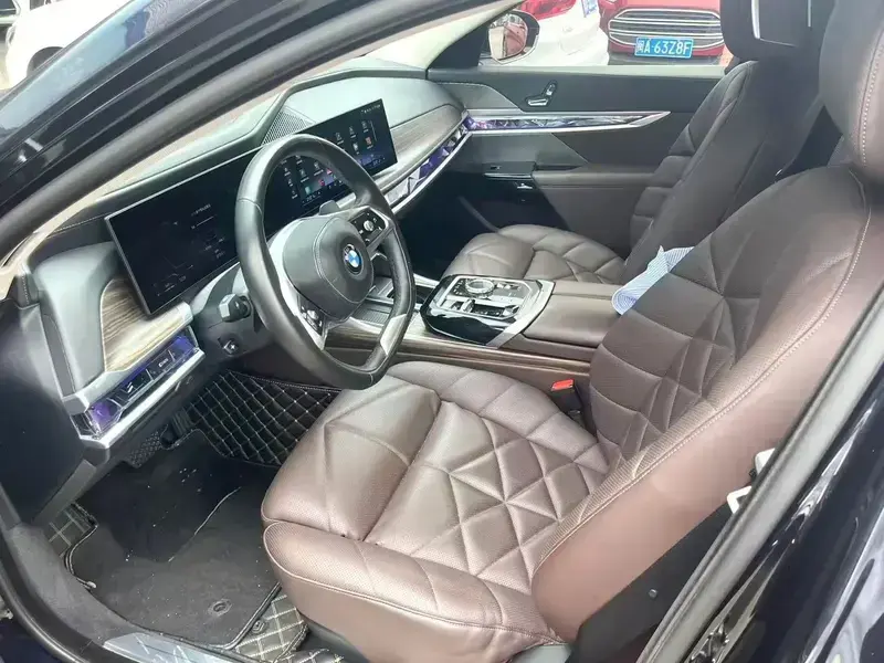 2023 BMW M760Le с пробегом 91 000 км