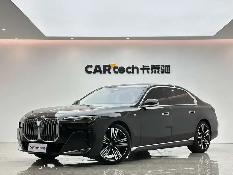 2023 BMW M760Le с пробегом 32 000 км