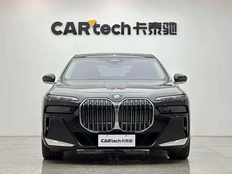 2023 BMW M760Le с пробегом 32 000 км