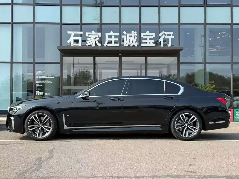 2021 BMW M760Le с пробегом 59 000 км