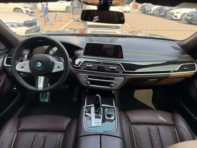 2021 BMW M760Le с пробегом 59 000 км