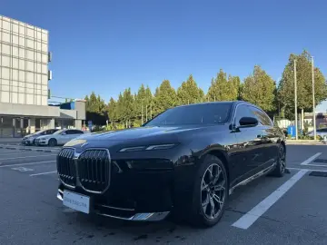 2023 BMW M760Le с пробегом 107 000 км