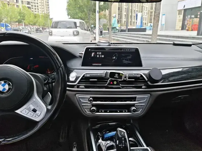 2021 BMW M760Le с пробегом 55 000 км