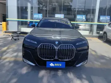 2026 BMW M760Le с пробегом 13 000 км