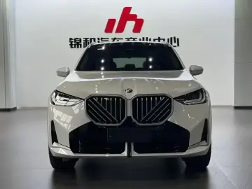 2025 BMW X3 M50 с пробегом 10 000 км