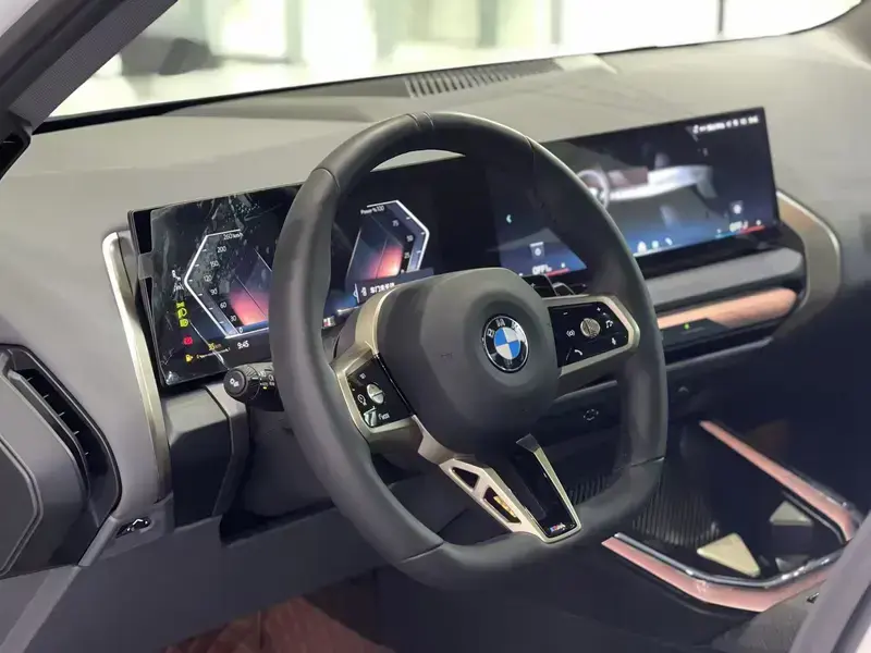 2025 BMW X3 M50 с пробегом 10 000 км