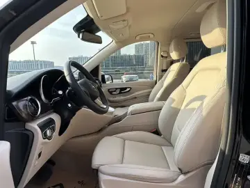 2022 Mercedes-Benz V-Класс с пробегом 46 000 км
