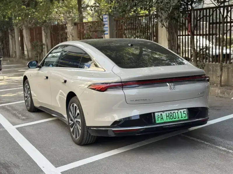 2025 Buick Zenith Sedan с пробегом 60 000 км