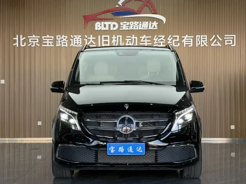 2022 Mercedes-Benz V-Класс с пробегом 31 000 км