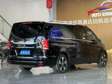 2022 Mercedes-Benz V-Класс с пробегом 31 000 км