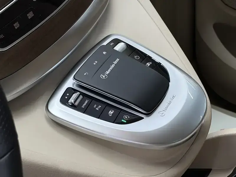 2022 Mercedes-Benz V-Класс с пробегом 31 000 км
