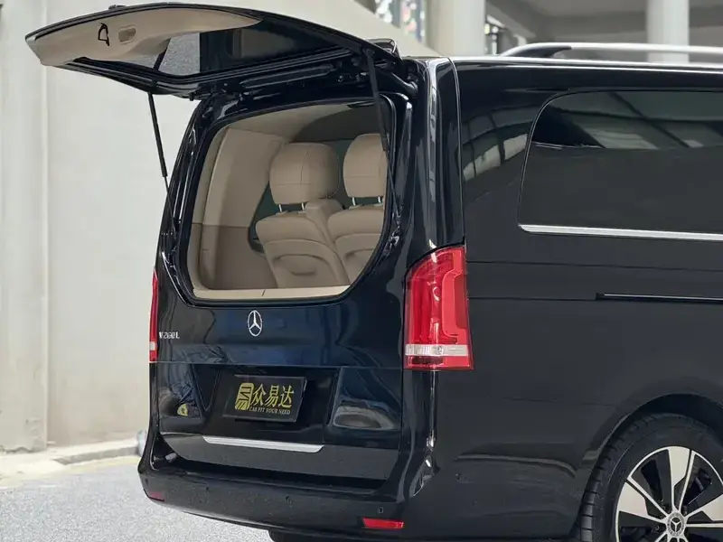2022 Mercedes-Benz V-Класс с пробегом 208 000 км