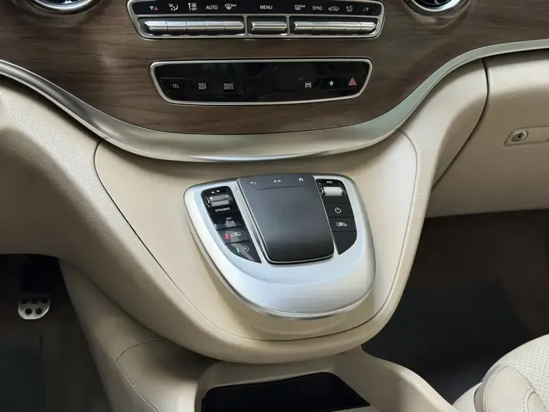 2022 Mercedes-Benz V-Класс с пробегом 208 000 км