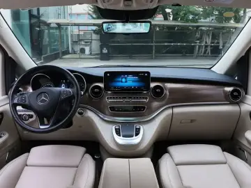 2022 Mercedes-Benz V-Класс с пробегом 70 000 км