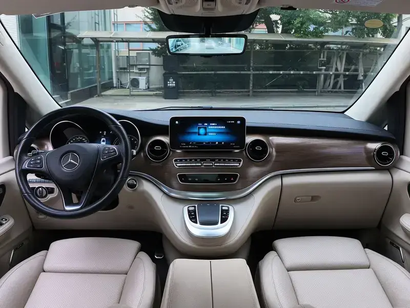 2022 Mercedes-Benz V-Класс с пробегом 70 000 км