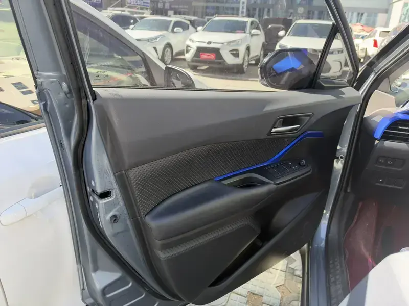 2021 Toyota C-HR с пробегом 53 000 км