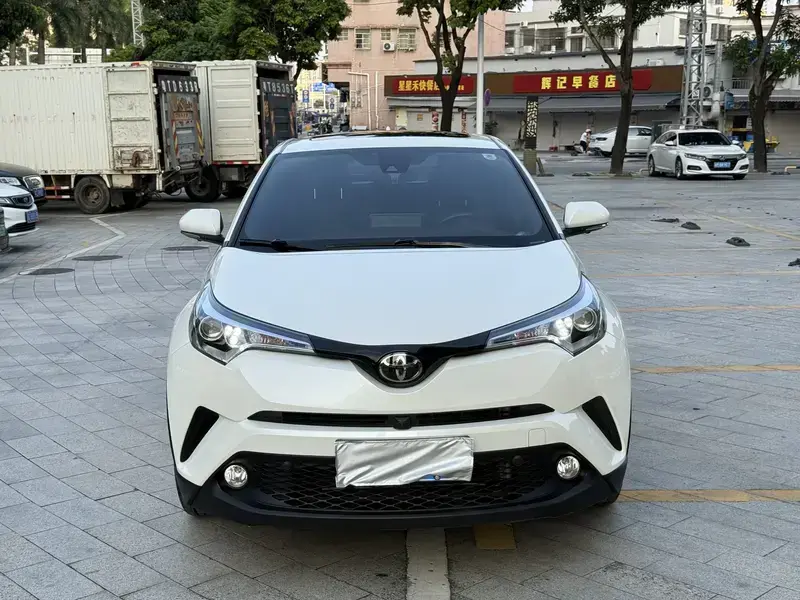 2020 Toyota C-HR с пробегом 50 000 км