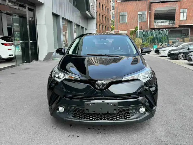 2020 Toyota C-HR с пробегом 48 000 км