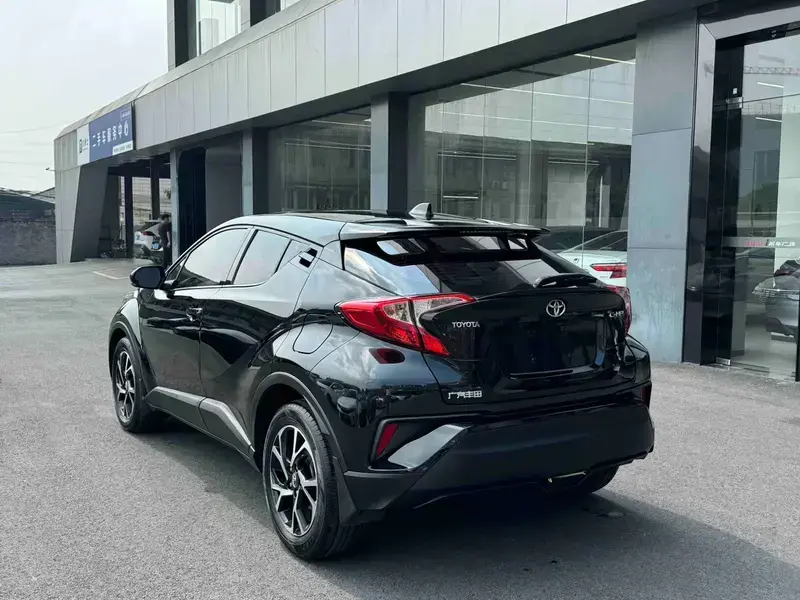 2020 Toyota C-HR с пробегом 48 000 км