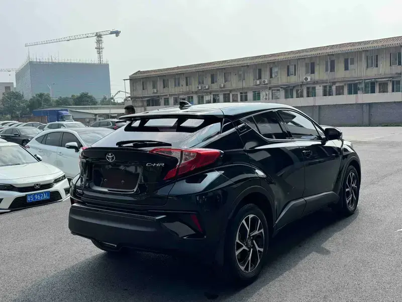 2020 Toyota C-HR с пробегом 48 000 км
