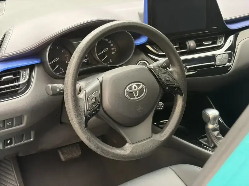 2020 Toyota C-HR с пробегом 65 000 км