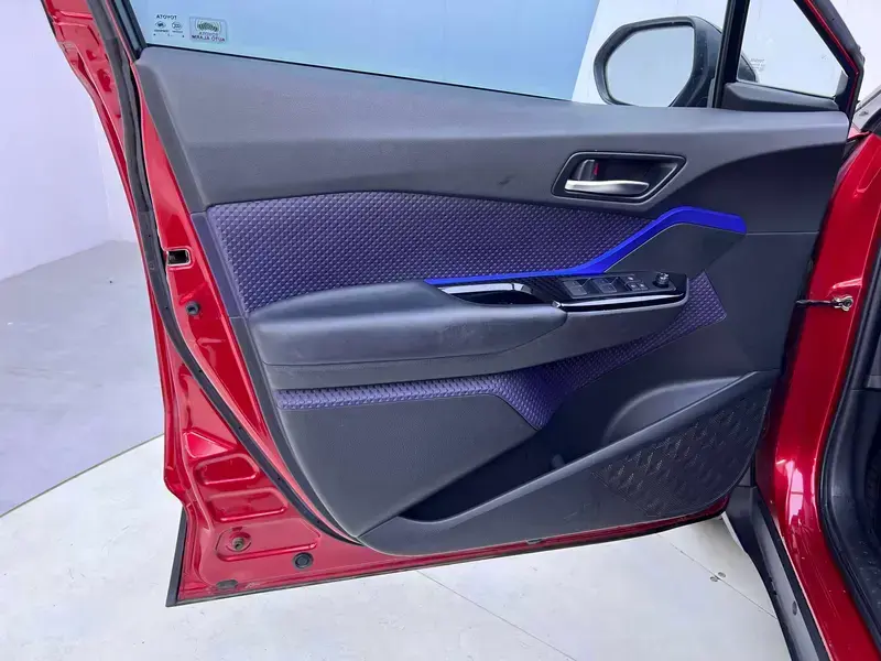 2020 Toyota C-HR с пробегом 56 000 км