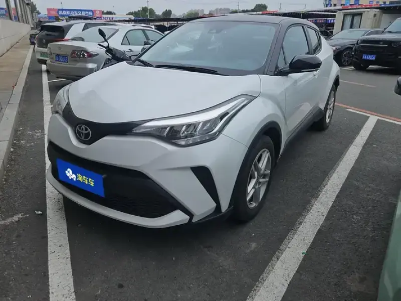 2021 Toyota C-HR с пробегом 21 000 км
