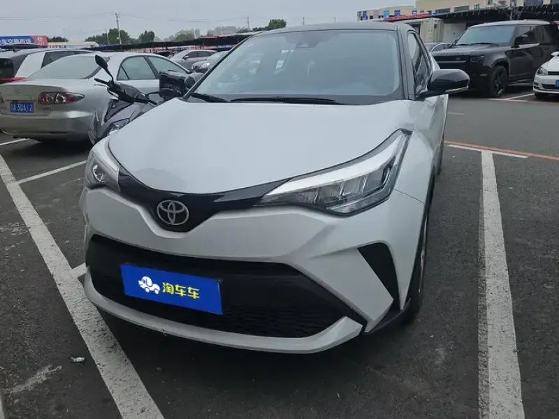 2021 Toyota C-HR с пробегом 21 000 км