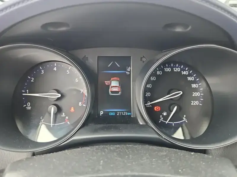 2021 Toyota C-HR с пробегом 21 000 км