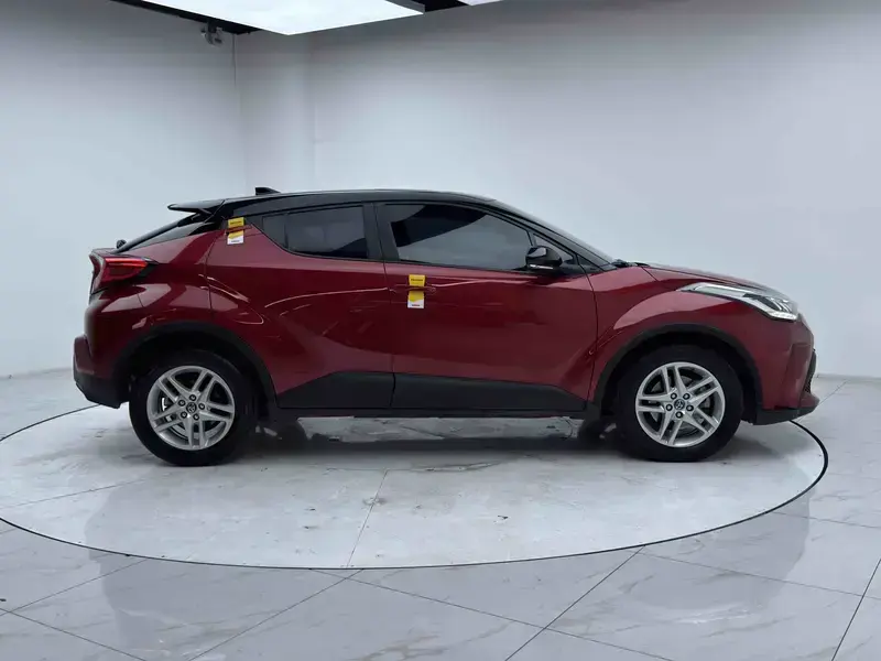 2021 Toyota C-HR с пробегом 49 800 км