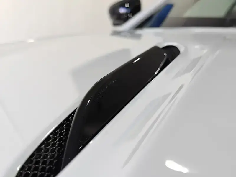 2026 Aston Martin Vantage с пробегом 100 км
