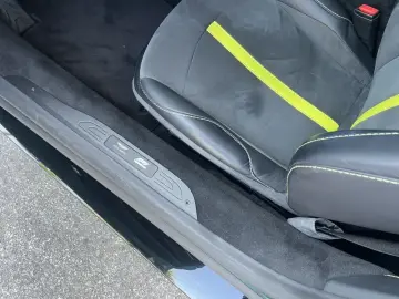 2022 Aston Martin Vantage с пробегом 24 000 км