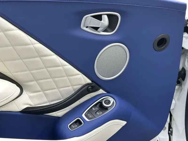 2022 Aston Martin Vantage с пробегом 24 600 км