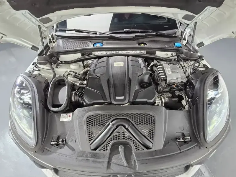 2023 Porsche Macan с пробегом 34 011 км