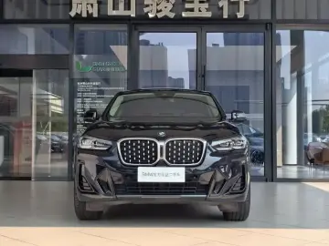 2022 BMW X4 M40i с пробегом 15 300 км
