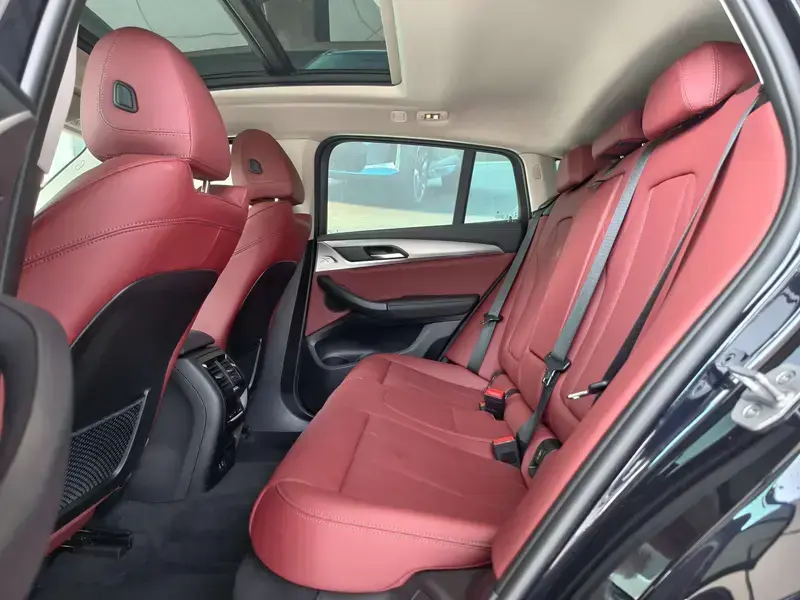 2022 BMW X4 M40i с пробегом 15 300 км