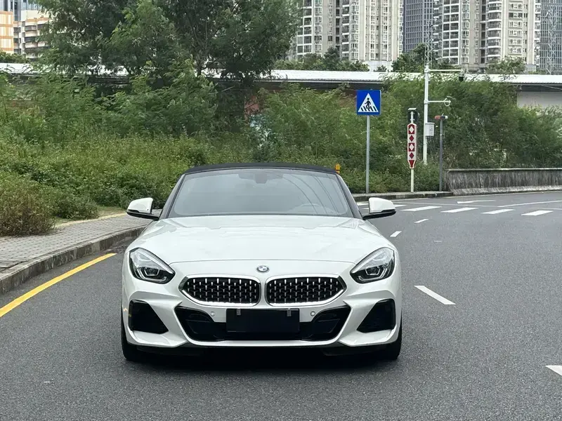 2023 BMW Z4 M40i с пробегом 10 000 км