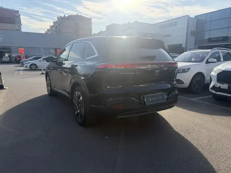 2026 Buick Zhijing E7 с пробегом 900 км