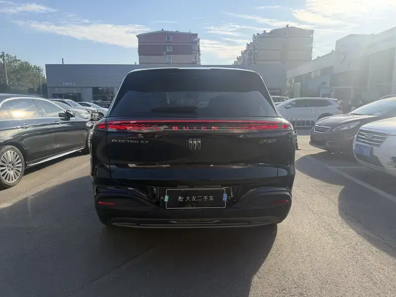 2026 Buick Zhijing E7 с пробегом 900 км
