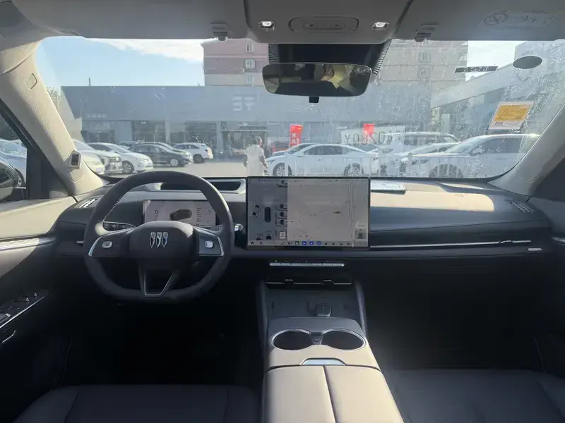 2026 Buick Zhijing E7 с пробегом 900 км