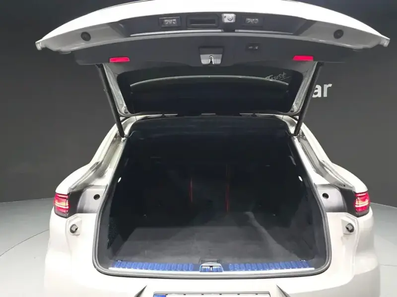 2023 Porsche Cayenne с пробегом 33 572 км