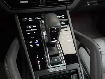 2023 Porsche Cayenne с пробегом 52 174 км