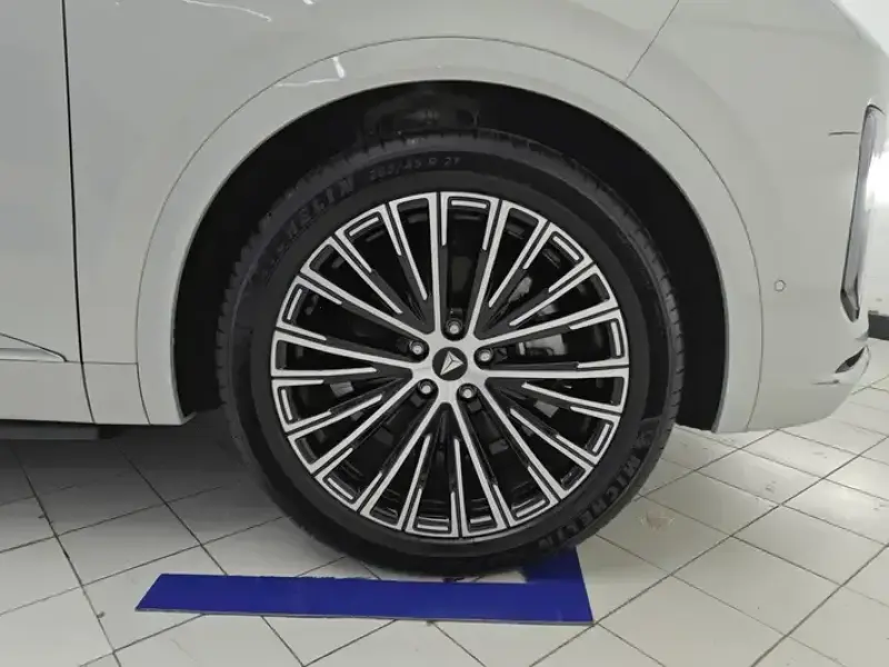2025 Changan Deep Blue S09 с пробегом 22 000 км